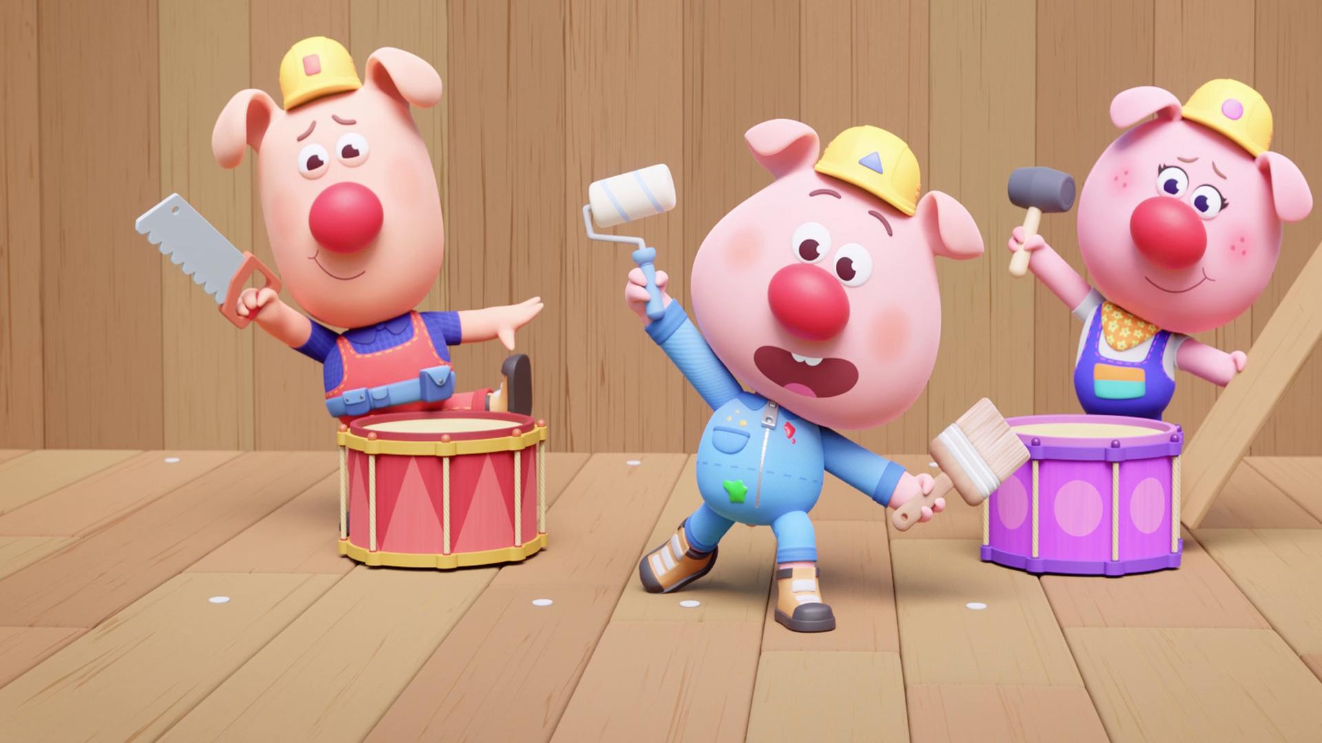 Die drei Werkel-Ferkel stehen auf einer braunen Bretterbühne. Sie tragen rote Clowns-Nasen, halten Werkzeug in den Händen und machen große Gesten, als würden sie gerade eine Clownsnummer präsentieren. Sie machen aber eher einen besorgten Eindruck, so als würden sie schon wissen, dass ihre Aufführung ohne eine bunte Zirkusbühne nicht gut beim Publikum ankommt.