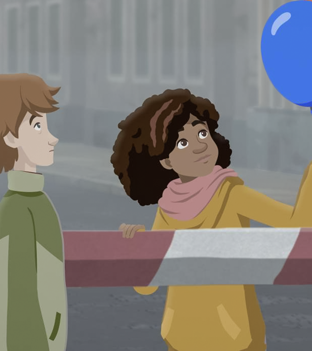 Durch eine heruntergelassene Schranke getrennt, stehen sich Paul und Millie gegenüber. Millie hält drei verschiedenfarbige Luftballons in einer Hand. Beide blicken sehnsüchtig auf die Ballons. Im Hintergrund ist eine graue Straßenschlucht zu sehen.