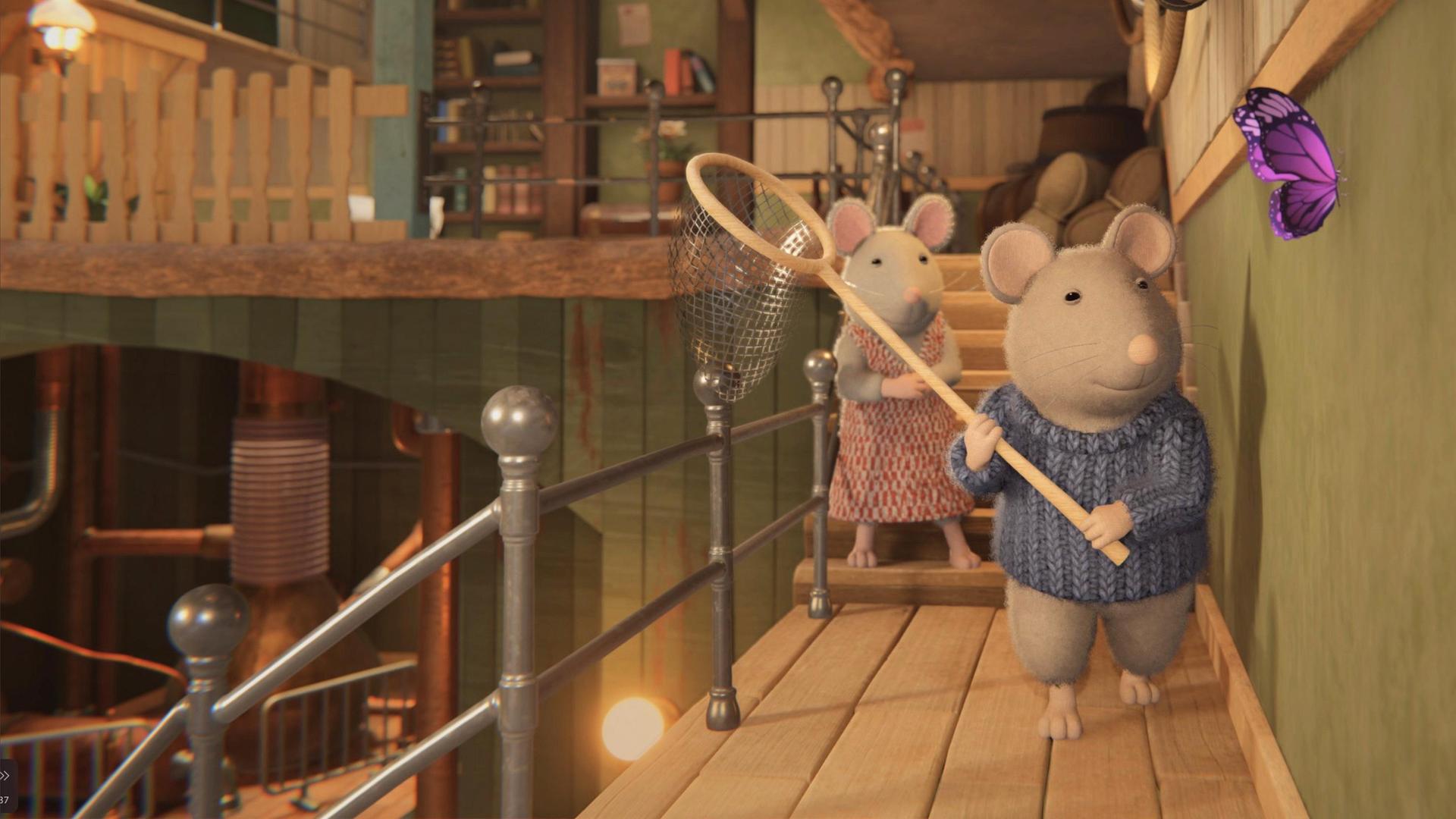 Sam und Julia laufen im Treppenhaus des Mäusehauses hinter einem violetten Schmetterling her. Sam hat ein Schmetterlingsnetz fangbereit in den Händen und schaut aufmerksam auf den Schmetterling. Julia steht hinter Sam und schaut ihm zu.