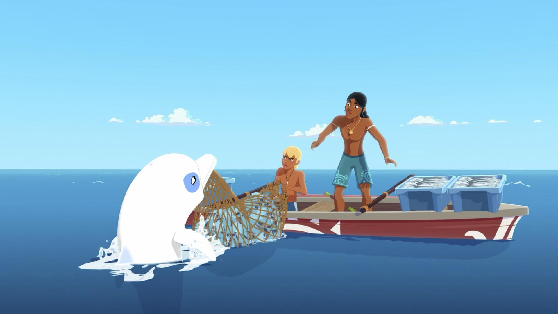 Delfin Zoom zieht mit seinen Zähnen ein volles Fischernetz aus den Händen von Yann, der in einem Ruderboot sitzt. Hinter Yann steht Auru und schaut der Aktion von Zoom mit Unverständnis zu.