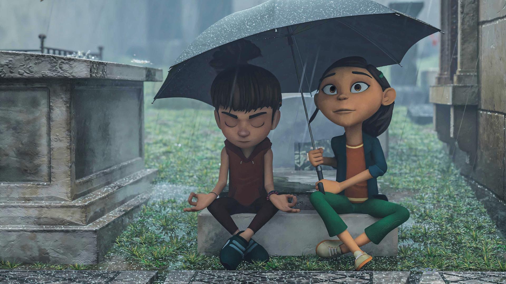 Bohnenstange sitzt gemeinsam mit Frau D. Lee auf einem alten Grabstein auf dem Friedhof. Bohnenstange hat die Augen geschlossen und ist in sich vertieft. Sie versucht sich zu entspannen. Ihre Beine sind überkreuzt, die Hände liegen auf ihren Knien, Daumen und Zeigefinger berühren sich jeweils. Frau Dr. Lee hält einen Regenschirm, der beide vor dem starken Regen schützt.