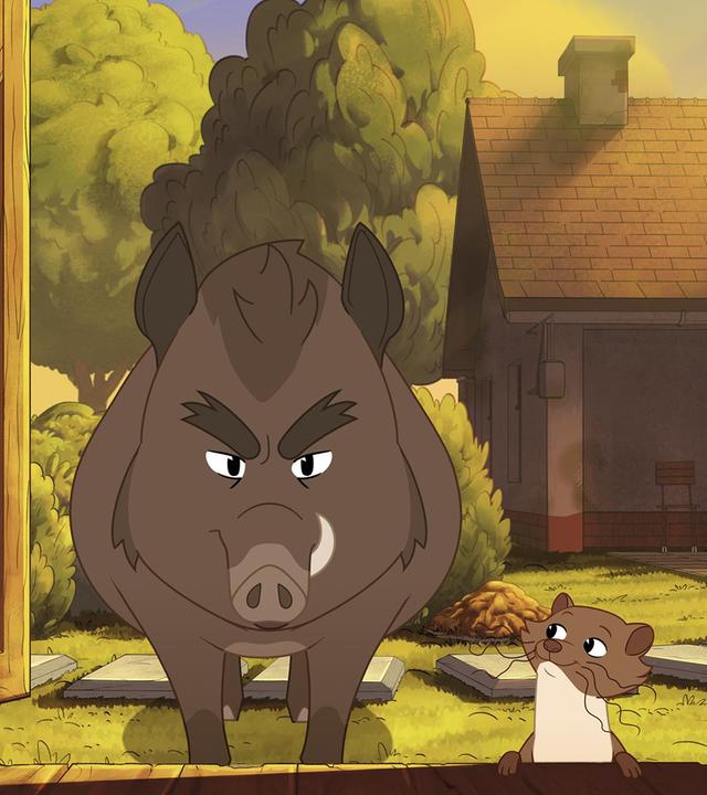 Das große Wildschwein namens Grrmpf steht zwischen den geöffneten Türen einer Scheune und blickt entschlossen hinein. Neben ihm steht Marder Kevin, der ihn vom Kürbisraub abhalten möchte.