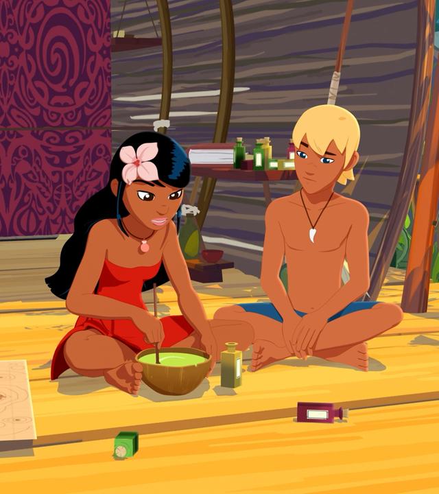 Timeti und Yann sitzen beide im Schneidersitz auf der Holzterrasse vor Ramanas Hütte. Timeti rührt mit einem Löffel in einer mit einer hellgrünen Flüssigkeit gefüllten Schüssel. Yann schaut ihr dabei zu. Um sie herum liegen verschiedenfarbige Fläschchen und eine Landkarte.