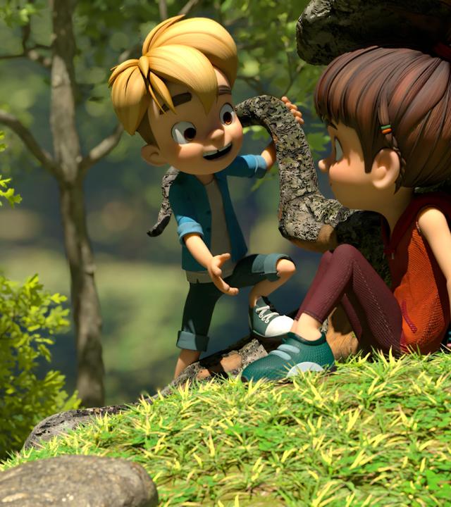 Raphael hält sich mit einer Hand an einer alten Wurzel fest und beugt sich zu Bohnenstange herunter, um ihr helfend eine Hand entgegenzustrecken. Bohnenstange sitzt im Gras vor einem dunklen Eingang und blickt zu ihrem Freund Raphael.