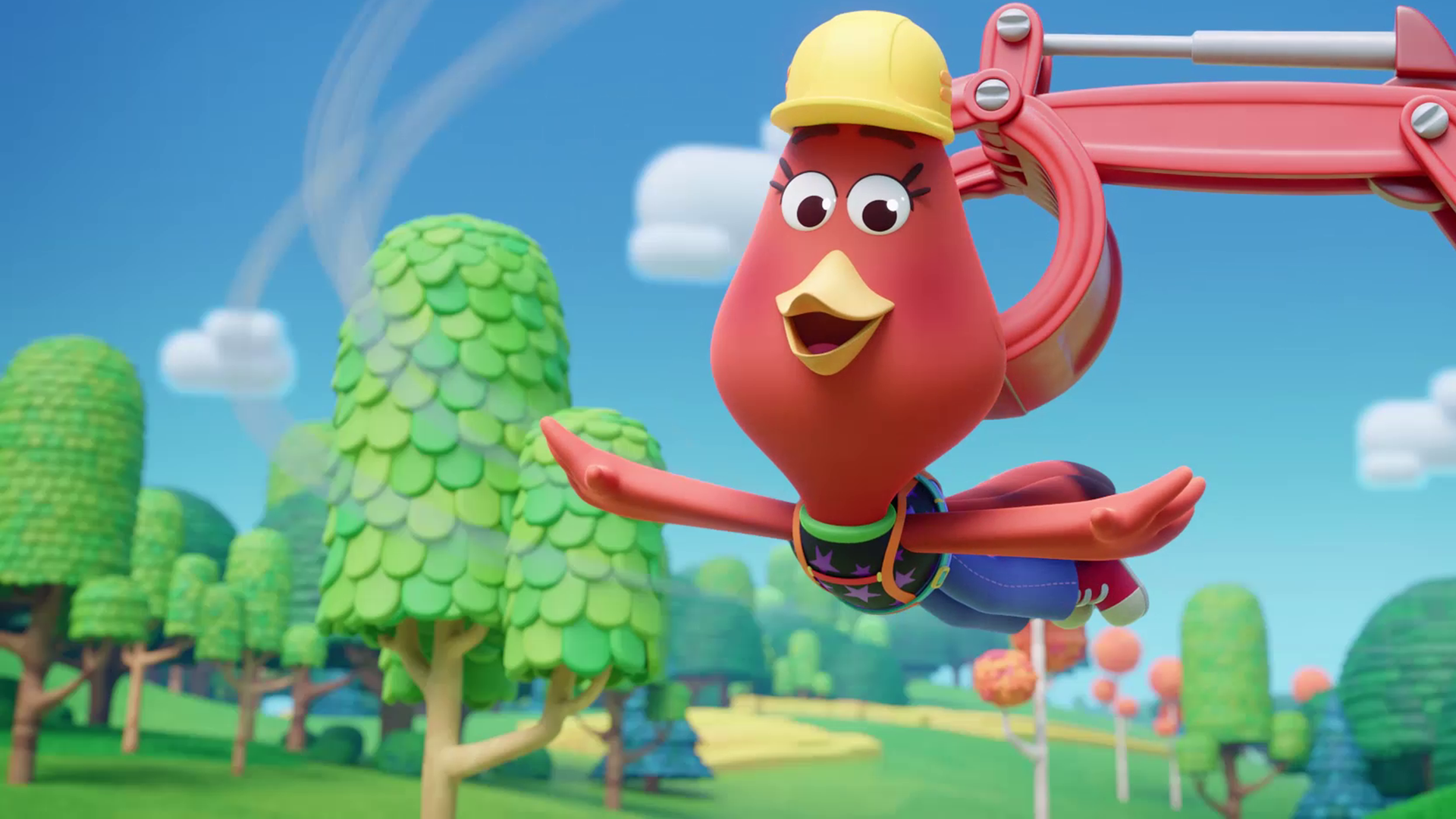 Am Arm eines Baggers hängt Cherry mit einem gelben Bauarbeiterhelm auf dem Kopf. Cherry ist ein Huhn mit einem gelben Schnabel. Sie hat die Arme - wie Flügel eines Flugzeugs - ausgebreitet. Im Hintergrund sehen wir blauen Himmel und eine Park-ähnliche Landschaft mit grünbelaubten Bäumen.