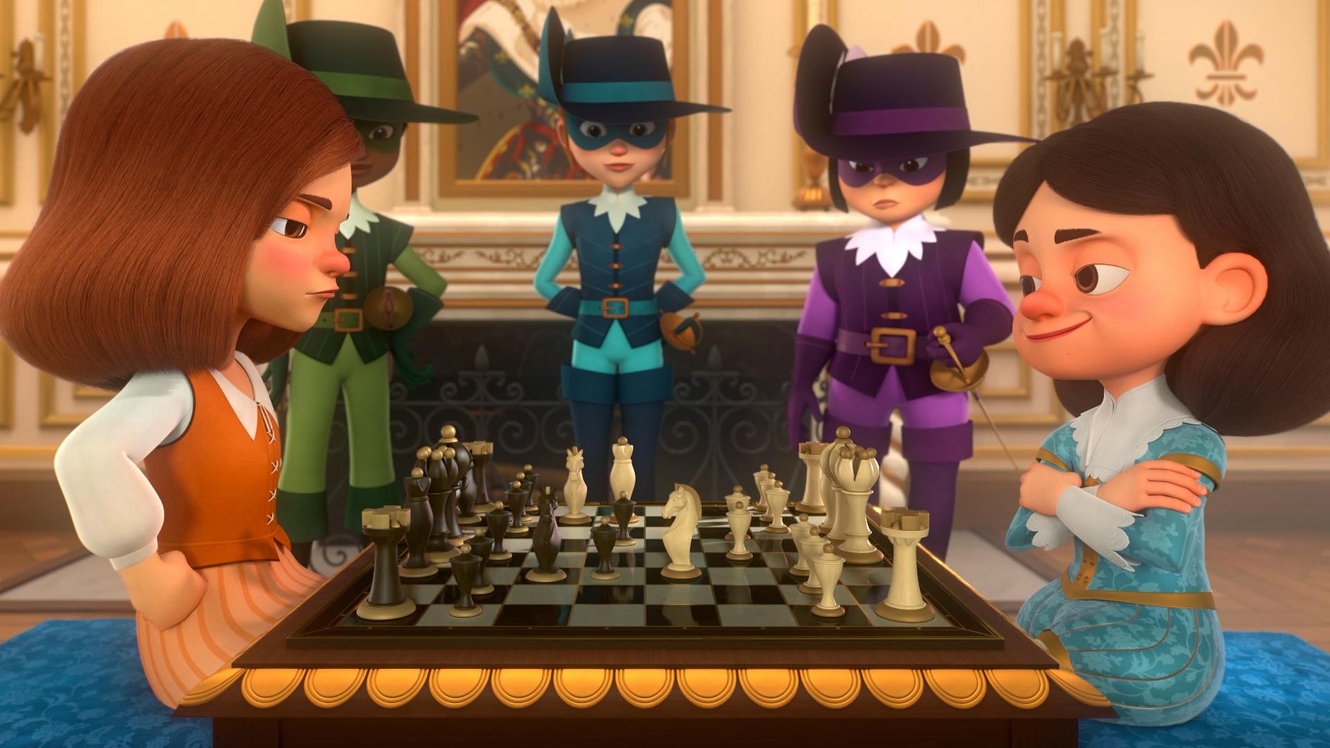 Im königlichen Palast: Charlotte und König Louis XIII. sitzen sich gegenüber. Zwischen den beiden befindet sich ein Schachbrett mit aufgestellten Schachfiguren. König Louis XIII. lächelt selbstbewusst und mit verschränkten Armen. Charlotte hat ihre Hände in die Hüfte gestemmt und schaut verärgert auf das Schachbrett. Neben den beiden stehen die drei Musketiere und blicken dem Spiel der beiden skeptisch zu.