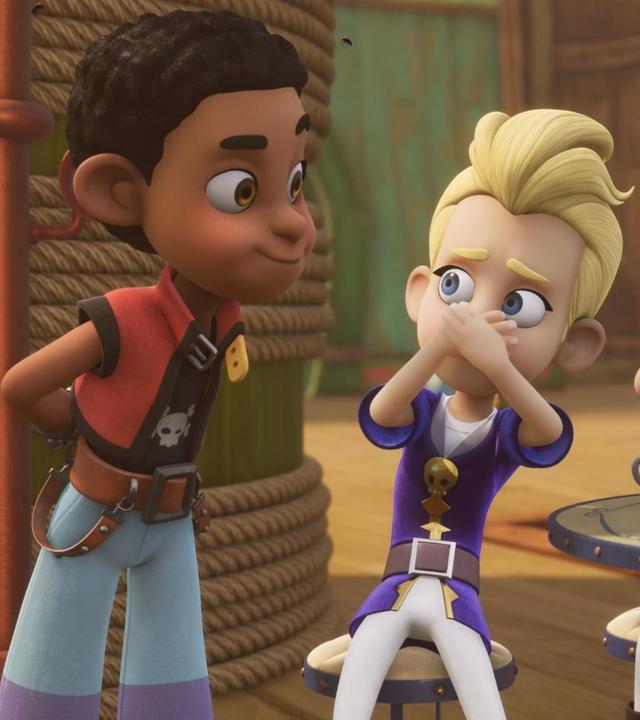 Auf einem runden Tisch steht eine Kaffeekanne und zwei Tassen. Um diesen Tisch herum sitzen die Zwillinge Gustav und Alina mit Dolores. Alle drei halten sich Mund und Nase zu. Vor ihnen steht Finn, der seine Hände auf dem Rücken hält.