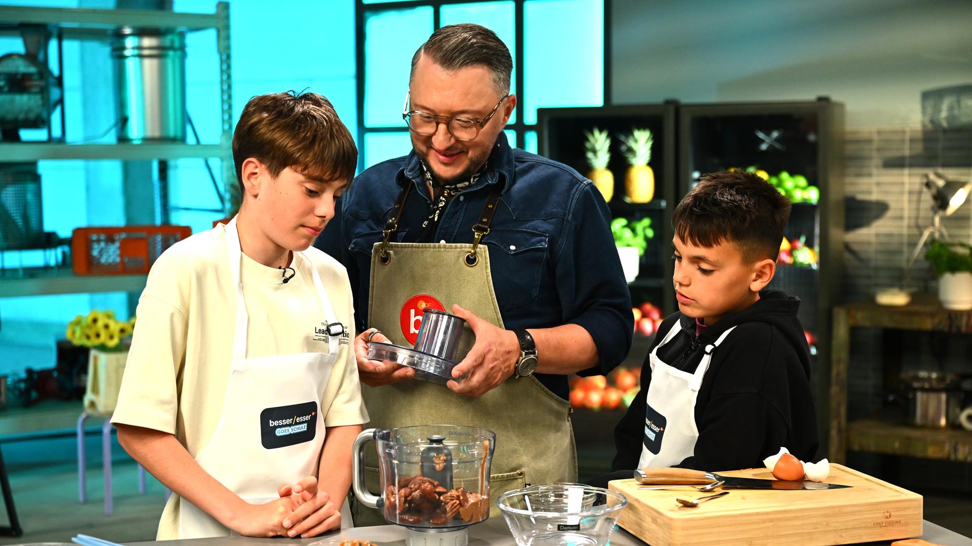 Sebastian Lege mit Bruno Kuster und Rejan Rudari, Besseresser goes Schule