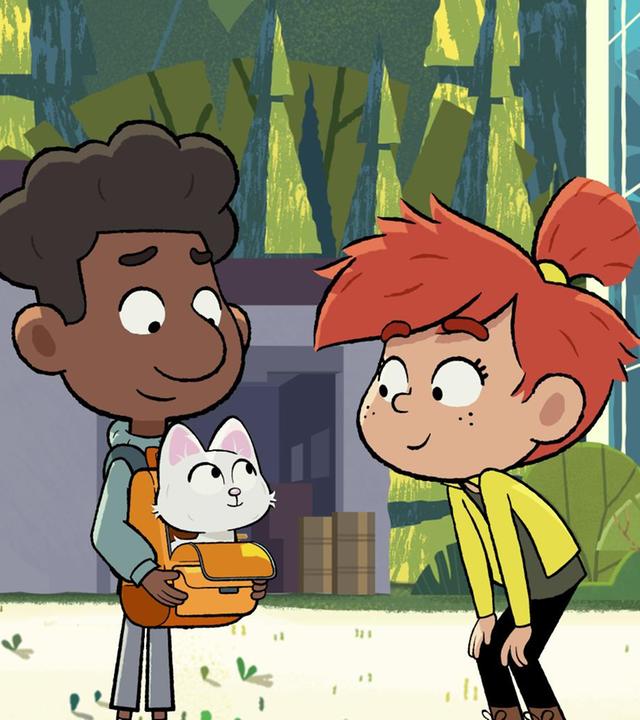 Taylor schaut liebevoll zu einem jungen Kätzchen, welches Tommy in einer Tasche vor seinem Bauch trägt.