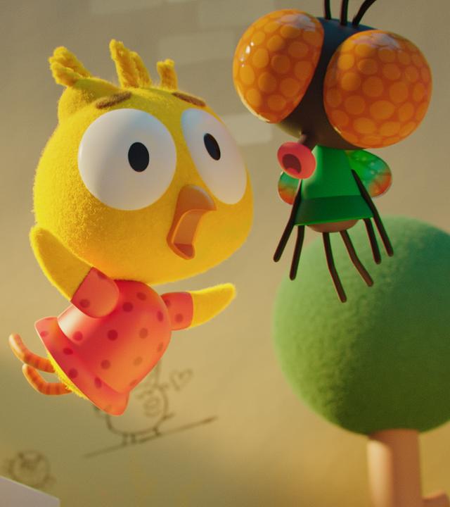 Das Küken Karla schwebt auf kleiner Distanz in der Luft, aber befindet sich im Fall. Dabei schreit sie und hat die Augen weit aufgerissen. Rechts neben ihr fliegt Fliege Brumm, die sie erschrocken ansieht. Im Hintergrund stehen Bäume und eine Schaukel.