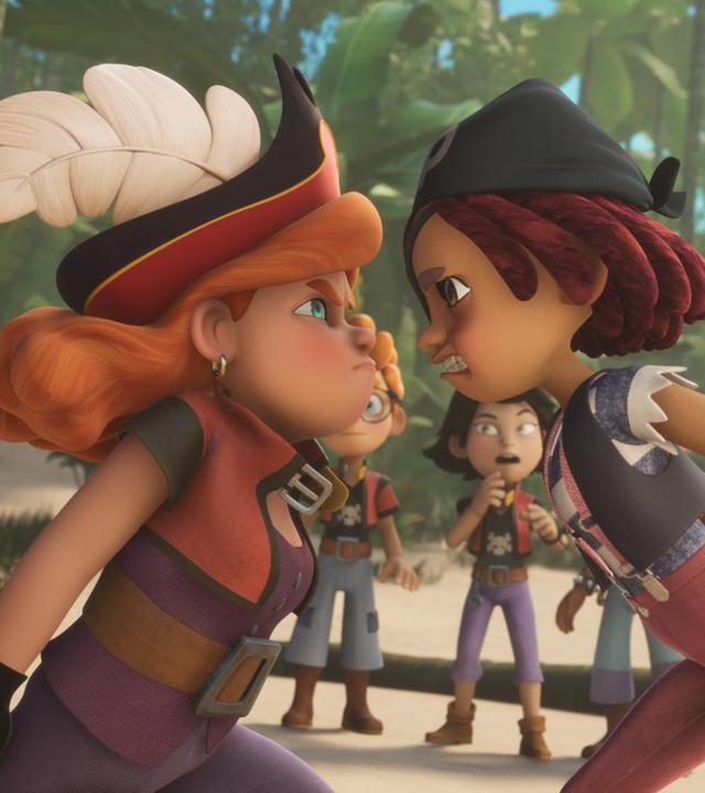 Am Strand stehen sich Käpt'n Raubein und Käpt'n Säbelrost erbost Kopf an Kopf gegenüber. Im Hintergrund beobachten Zoe und Alexander die Streithähne.