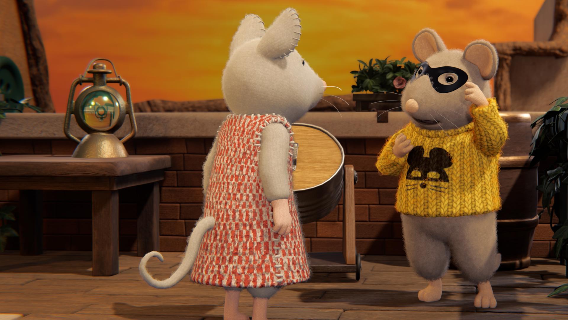 Julia steht auf der Dachterrasse mit einer Maus in gelbem Pulli und schwarzer Maske. Der Himmel leuchtet orange-gelb.