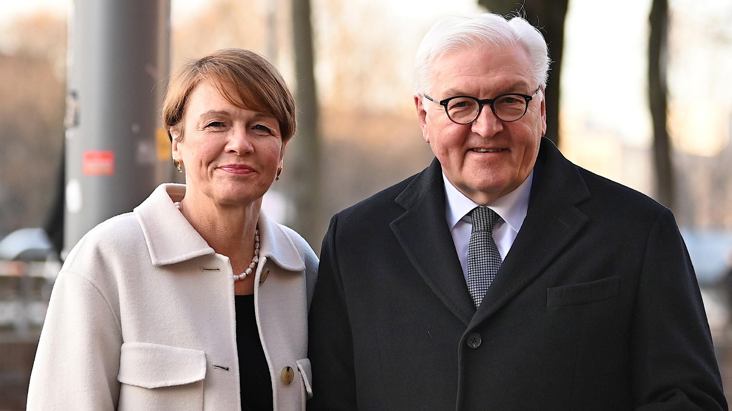 Berlin: Bundespräsident Frank-Walter Steinmeier und seine Frau Elke Büdenbender