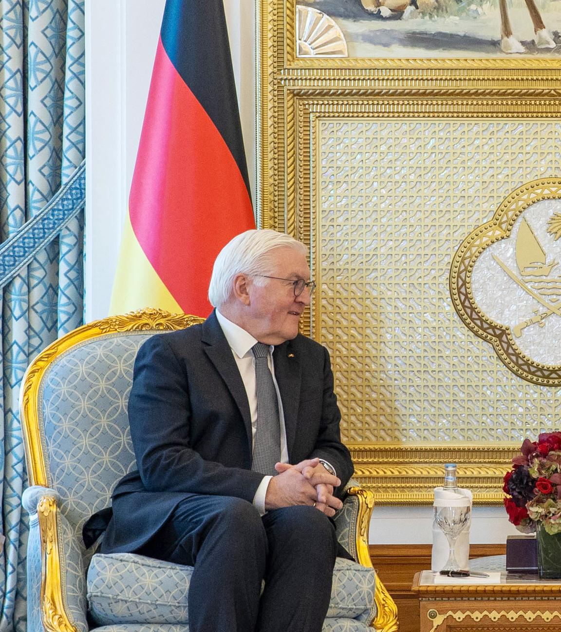 Emir Sheikh Tamim bin Hamad al-Thani (R)  und Frank-Walter Steinmeier in Doha, aufgenommen am 29.11.2023