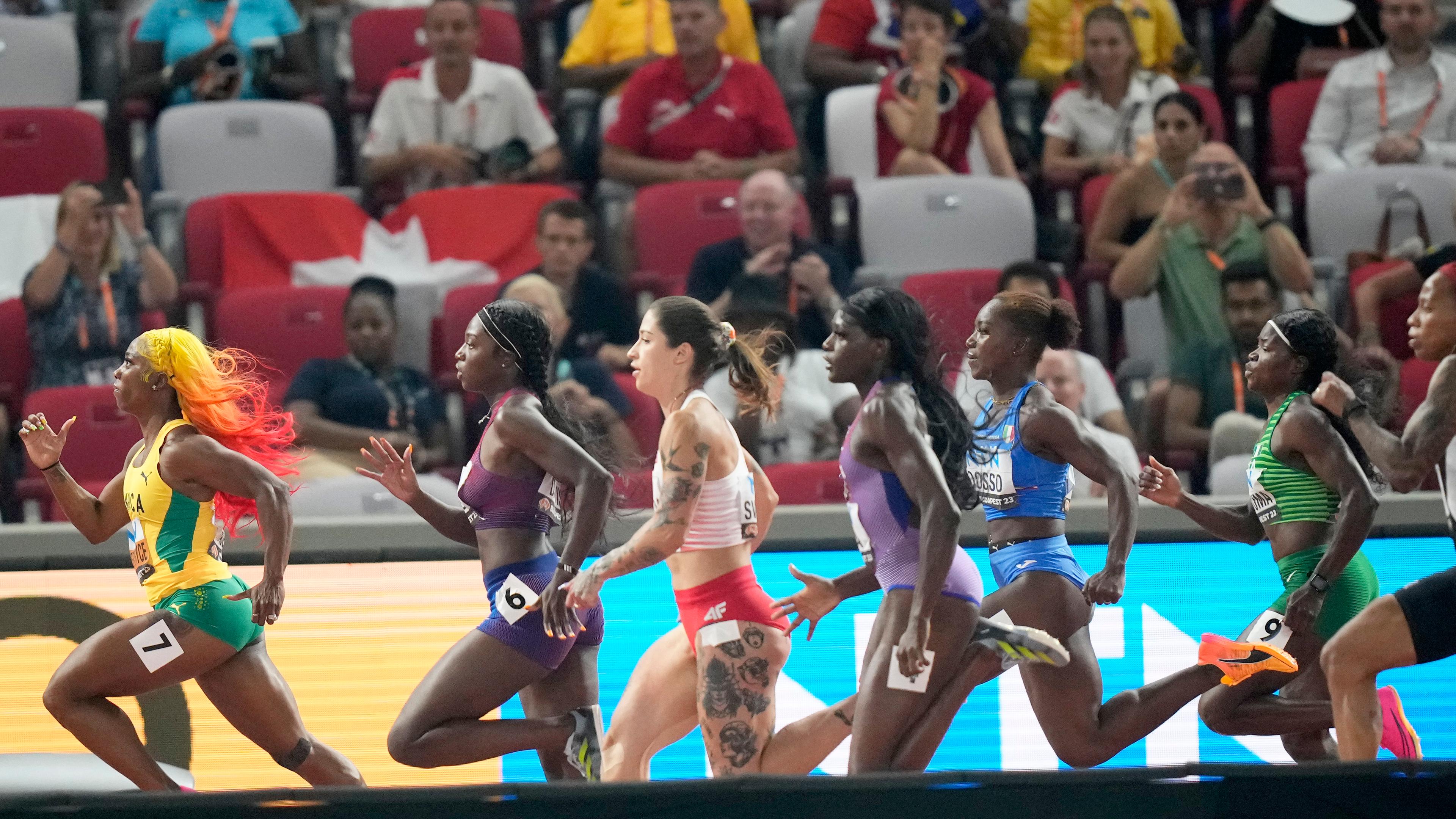 Leichtathletik: Shelly-Ann Fraser-Pryce bei der WM in Budapest in Führung im 100m-Rennen.