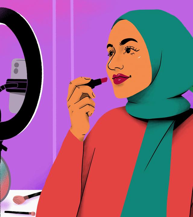 Gemaltes Bild einer muslimischen Frau mit Hijab, die sich schminkt und dabei Handyaufnahmen für Social Media macht.