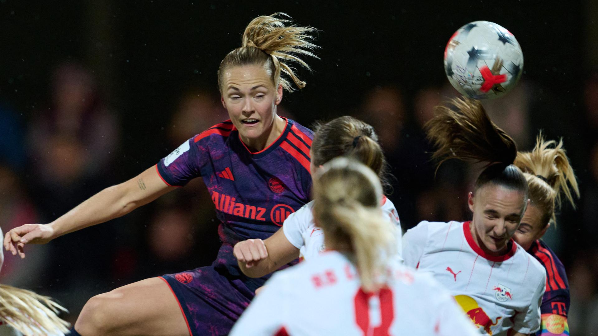 Fußball: RB Leipzig - FC Bayern in der Frauen-Bundesliga.