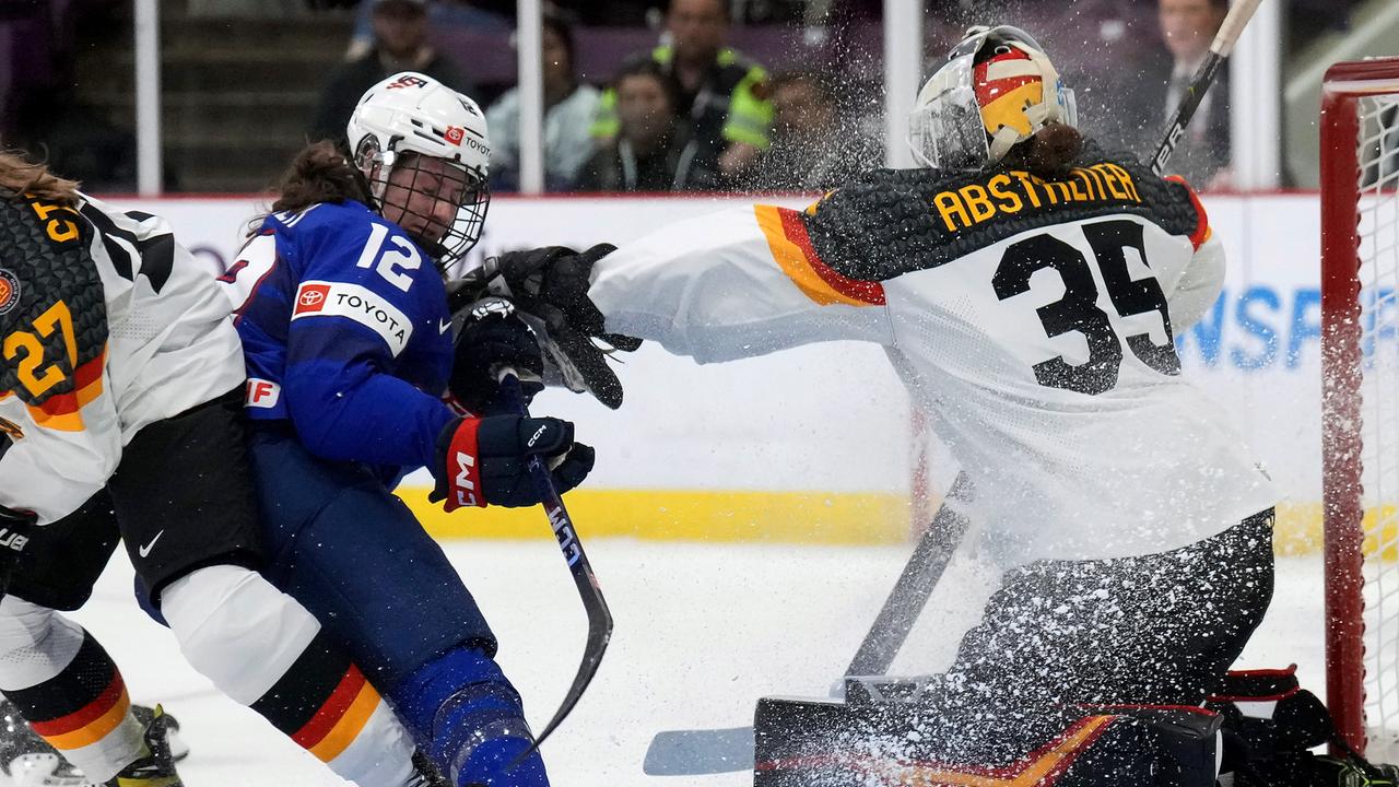 Nationenturnier EishockeyFrauen besiegen Dänemark ZDFheute