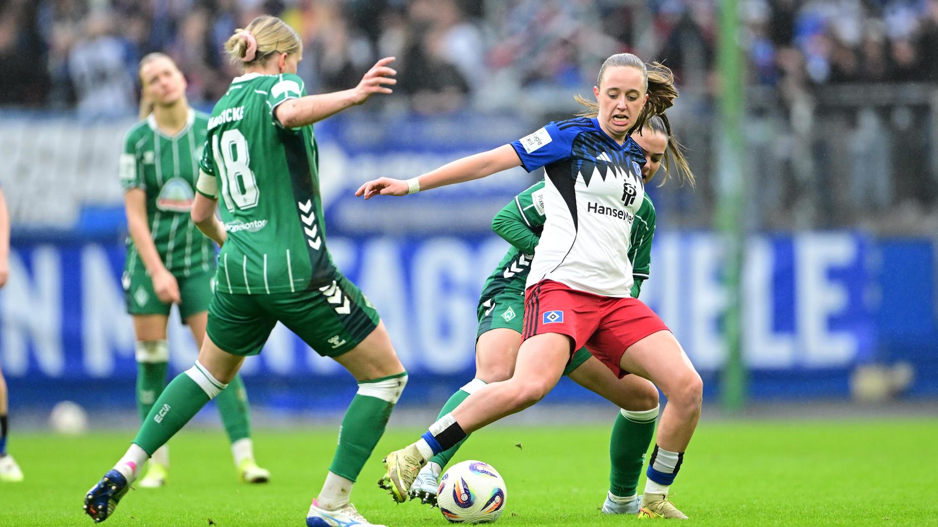 Lina Hausicke, Victoria Schulz und Maja Sternad am 21.02.26