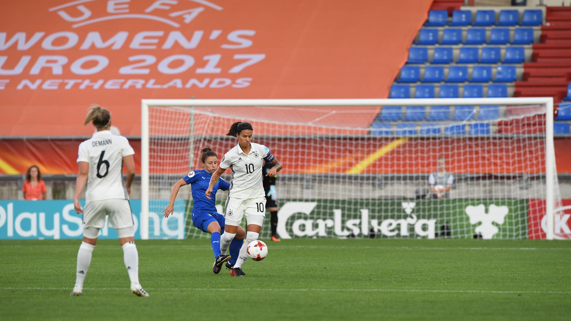 Dzsenifer Marozsan (r) und Cecilia Salvai