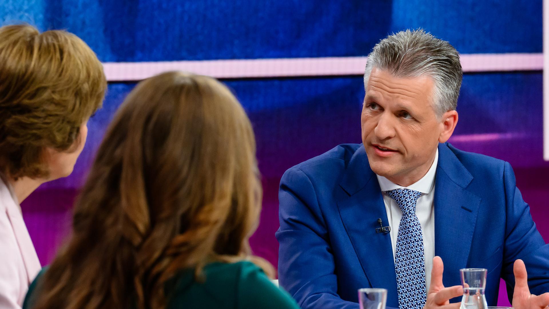 Von links: Maybrit Illner, Ricarda Lang, Thorsten Frei