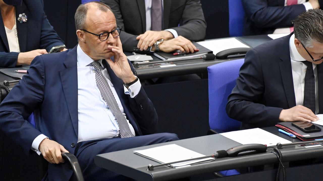 Beschluss Zu Waffen F r Ukraine Streit Im Bundestag ZDFheute