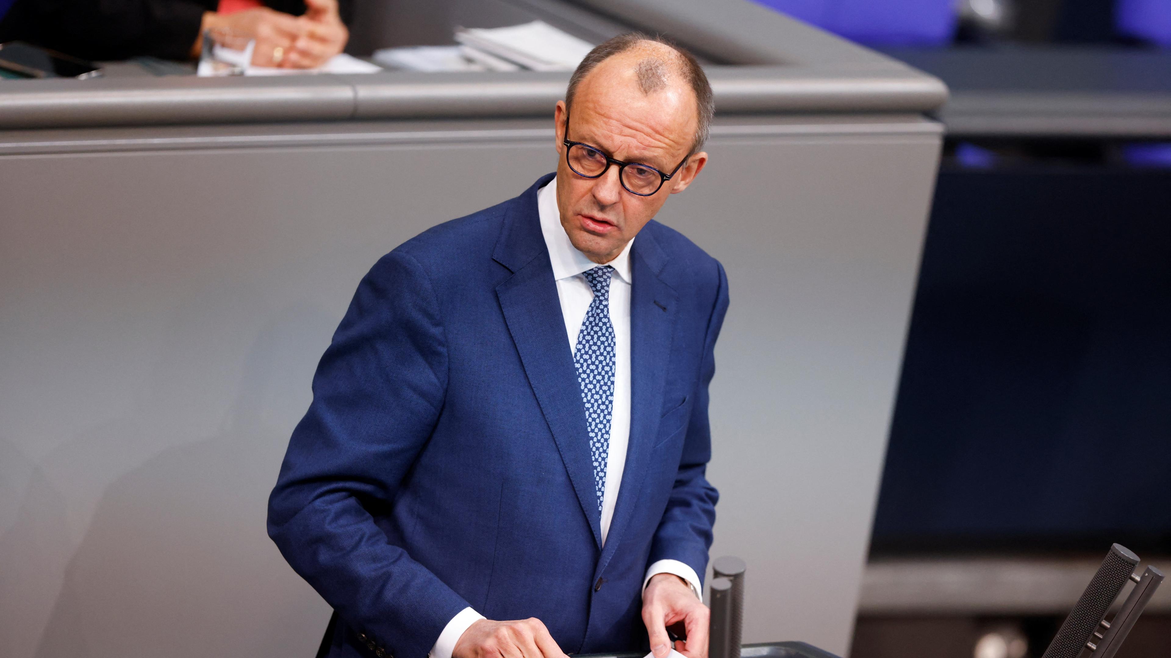 Friedrich Merz spricht am 14. Dezember 2022 im Plenum des Bundestags. 