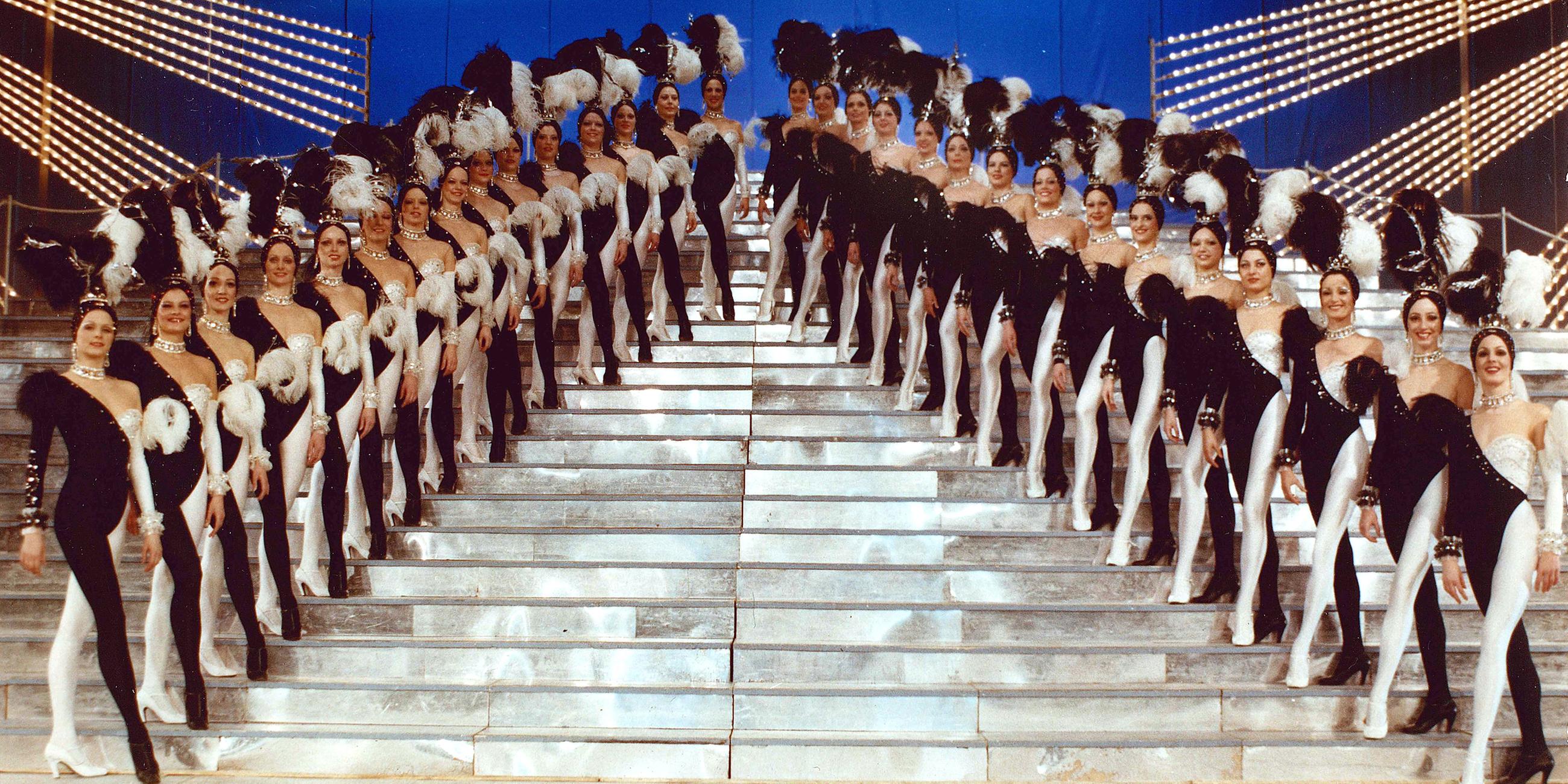 Girlreihe der Eröffnungsproduktion „Premiere Friedrichstr. 107“ im April 1984 