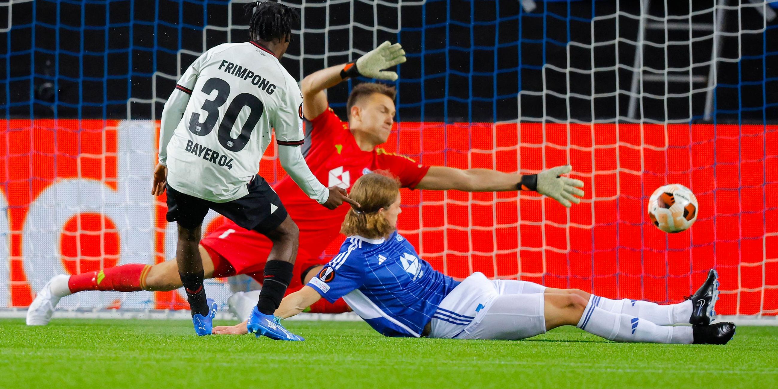 Europa League, Molde - Bayer Leverkusen am 5. Oktober 2023: Jeremie Frimpong schießt ein Tor.