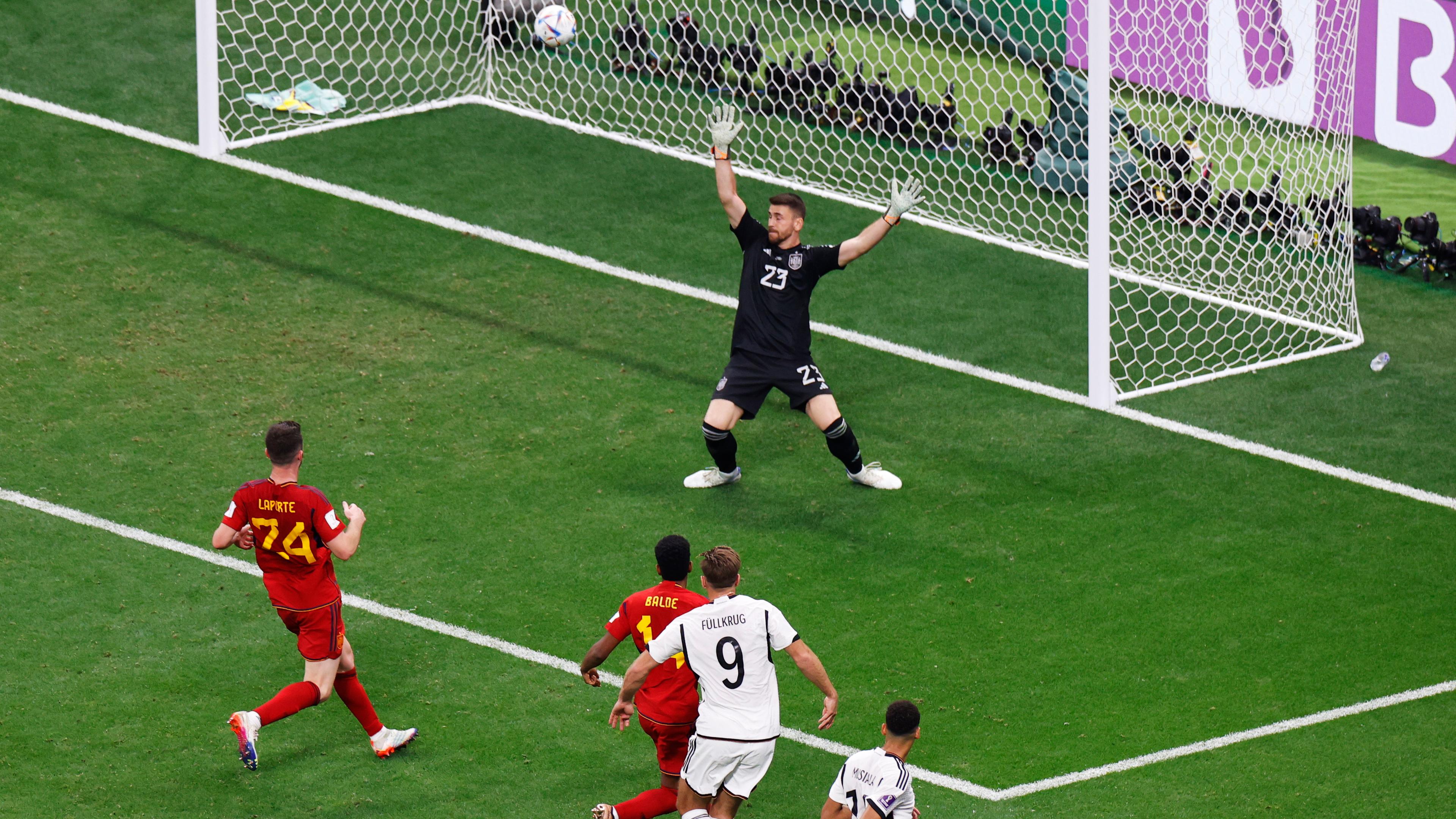 WM 2022, Spanien - Deutschland: Niclas Füllkrug trifft zum 1:1.