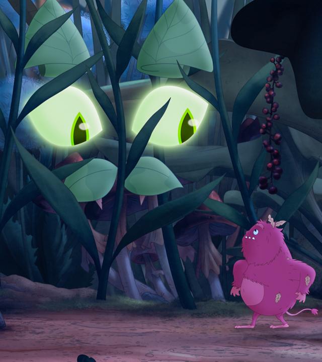 Schrat Dornwald steht erschrocken nachts im Wald, in die Augen einer riesigen Katze blickend.