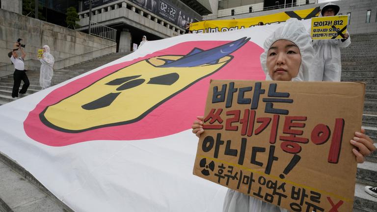 Japan: Fukushima-Kühlwasser soll ins Meer abgelassen werden - ZDFheute