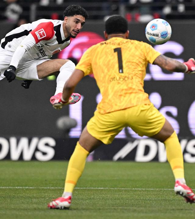 Fußball-Bundesliga: Frankfurt - Freiburg.