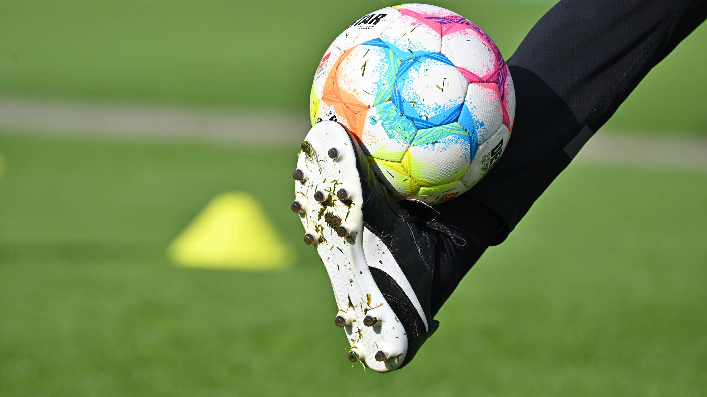 Offizieller Spielball der Bundesligasaison 2022/2023