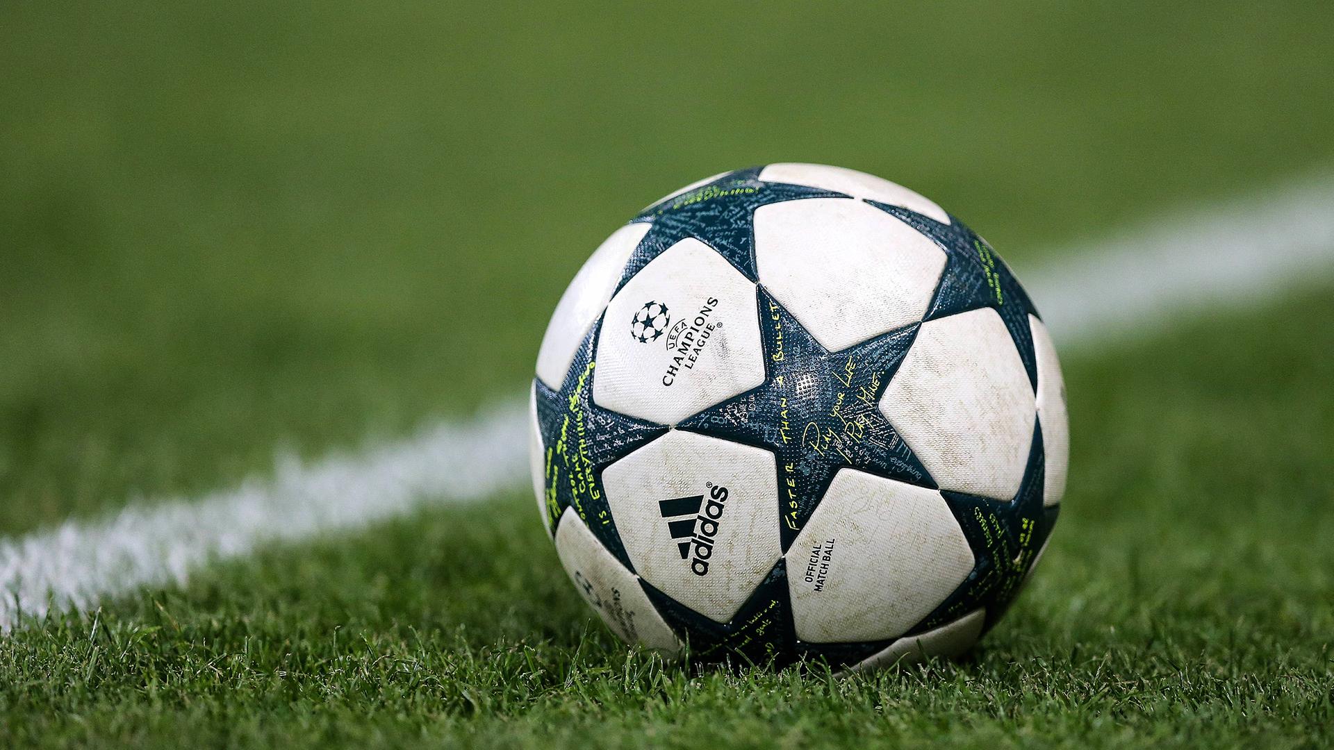 Champions League Spielball Saison 2016/17