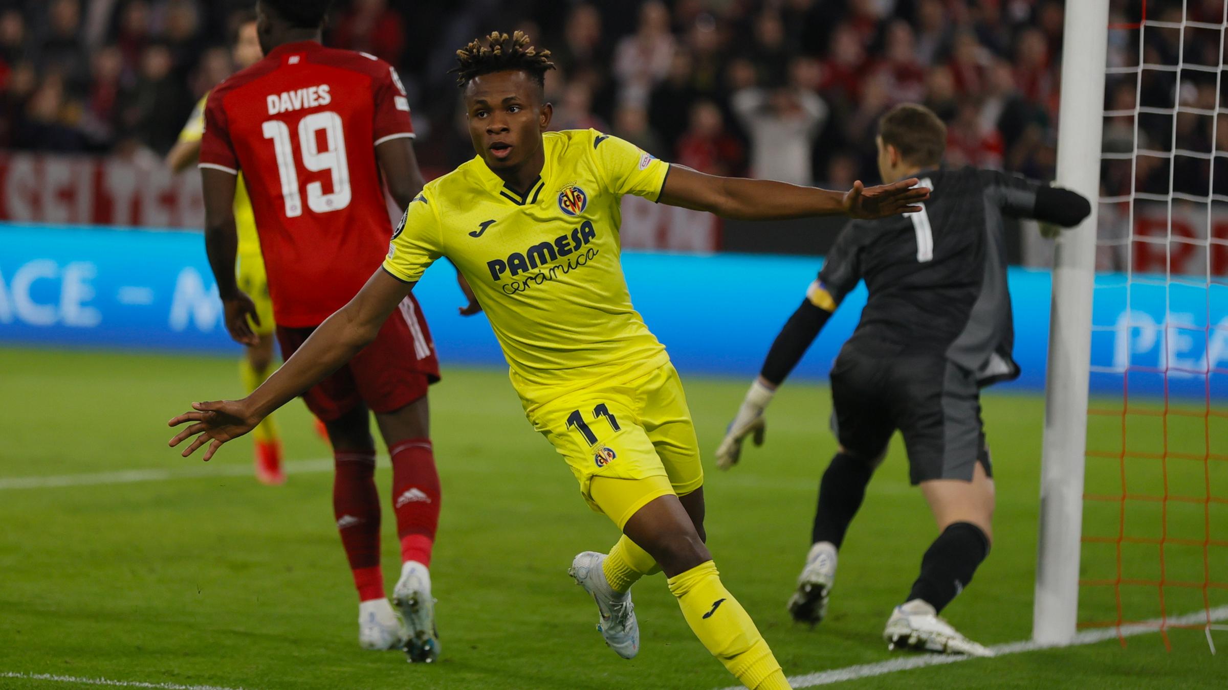 Villarreals Chukwueze bejubelt sein Tor gegen den FC Bayern.