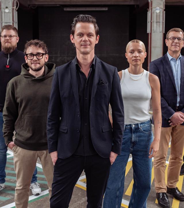 Jo Schück mit den Gästen der Sendung.