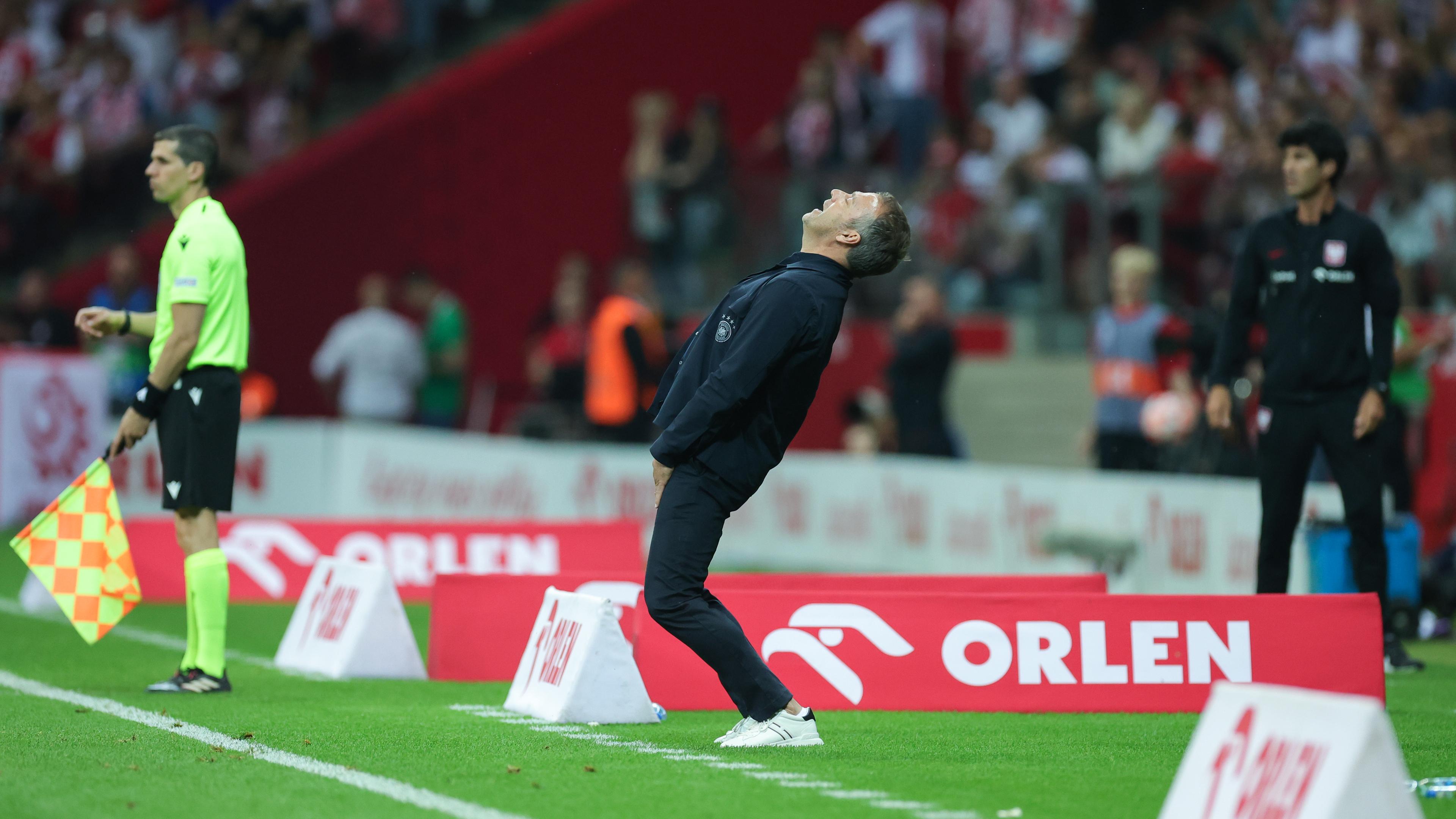 Fußball: Hansi Flick beim Länderspiel Polen gegen Deutschland.