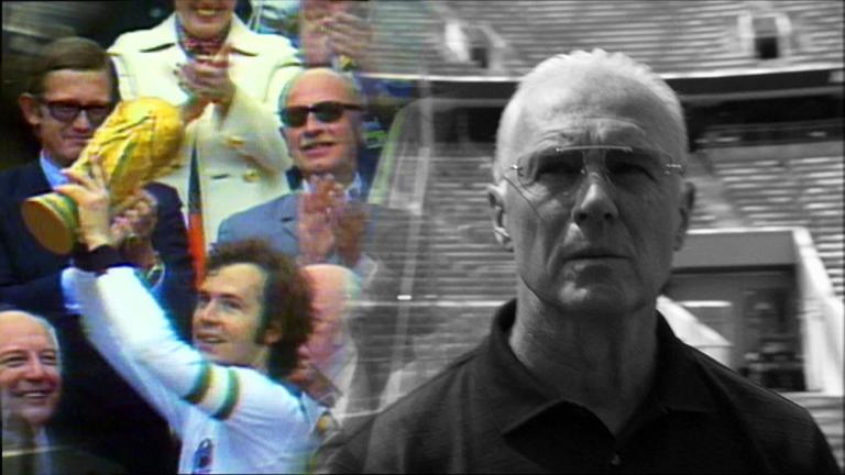 Bildmontage: Links Szene nach dem Endspiel der WM 1974 (Beckenbauer mit WM-Pokal), rechts Schwarzweißporträt Beckenbauer in fortgeschrittenem Alter