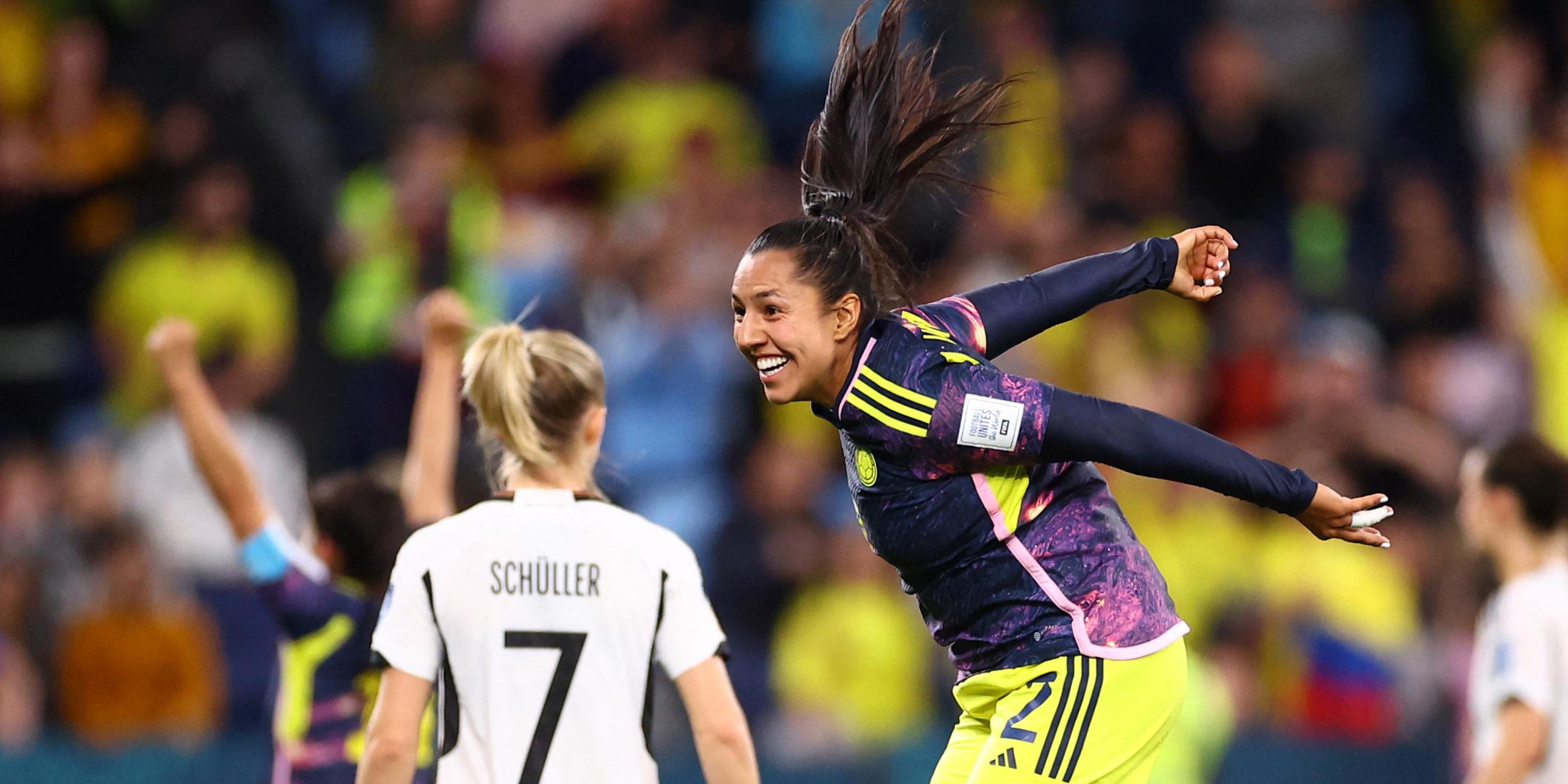Frauen-WM 2023, Deutschland - Kolumbien: Manuela Vanegas bejubelt ihr Kopfballtor zum 2:1-Sieg