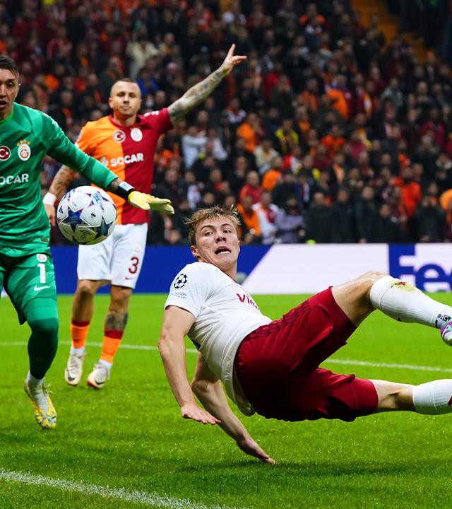 Rasmus Hojlund (Manchester United, Mitte) in Aktion.