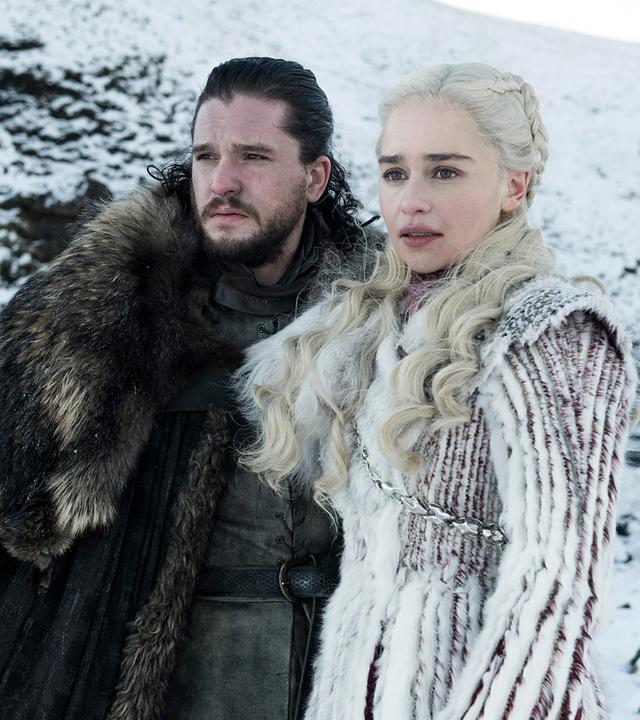 Kit Harington als Jon Schnee und Emilia Clarke als Daenerys Targaryen