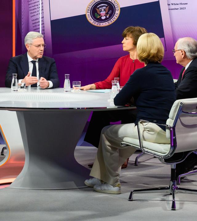 von links: Claudia Major, Norbert Röttgen, Maybrit Illner, Wolfgang Ischinger, Katrin Eigendorf. Schalte: Ben Hodges, Vitali Klitschko