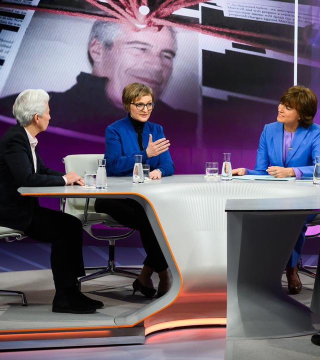 Maybrit Illner diskutiert mit Marie-Agnes Strack-Zimmermann, Franziska Brantner,  Margot Käßmann, Daniel Laufer und Annett Meiritz