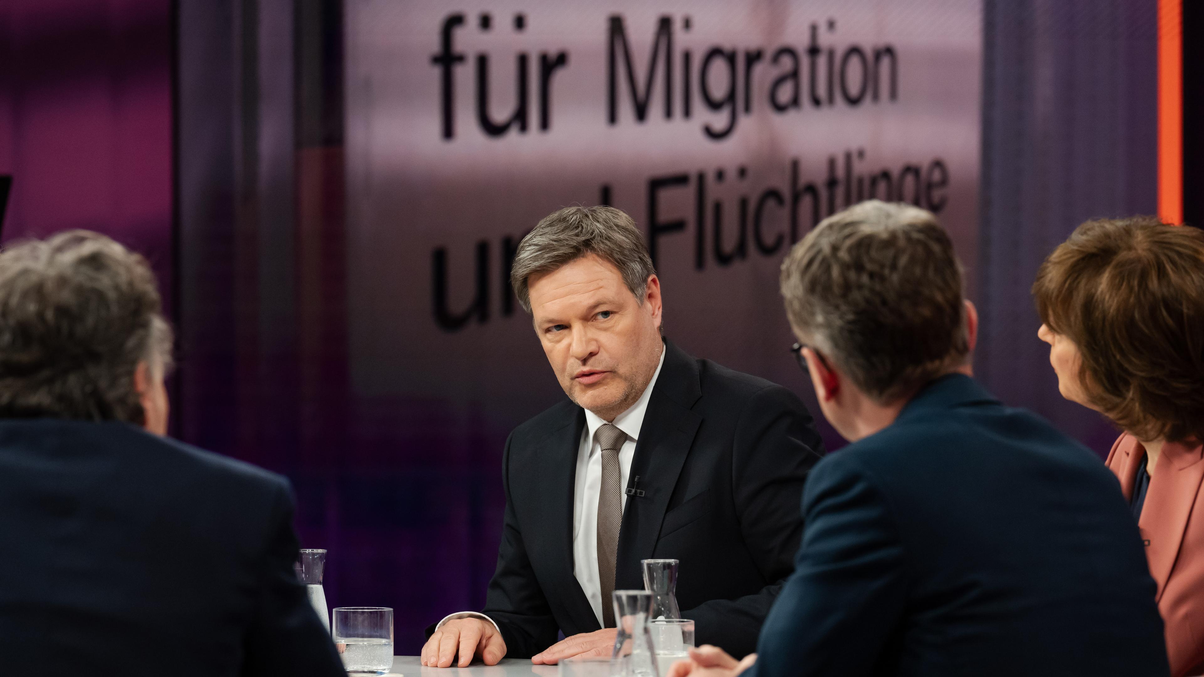  Sarah Tacke, Robert Habeck,Mybrit illner,Carsten Linnemann, Giovanni di Lorenzo,