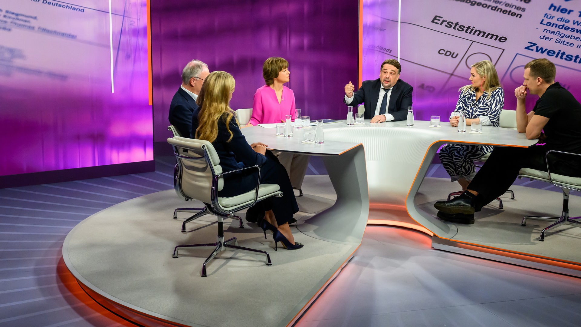 Von links: Stephan Weil, Nena Brockhaus, Maybrit Illner, Dennis Radtke, Ruth Moschner, Hendrik Bolz