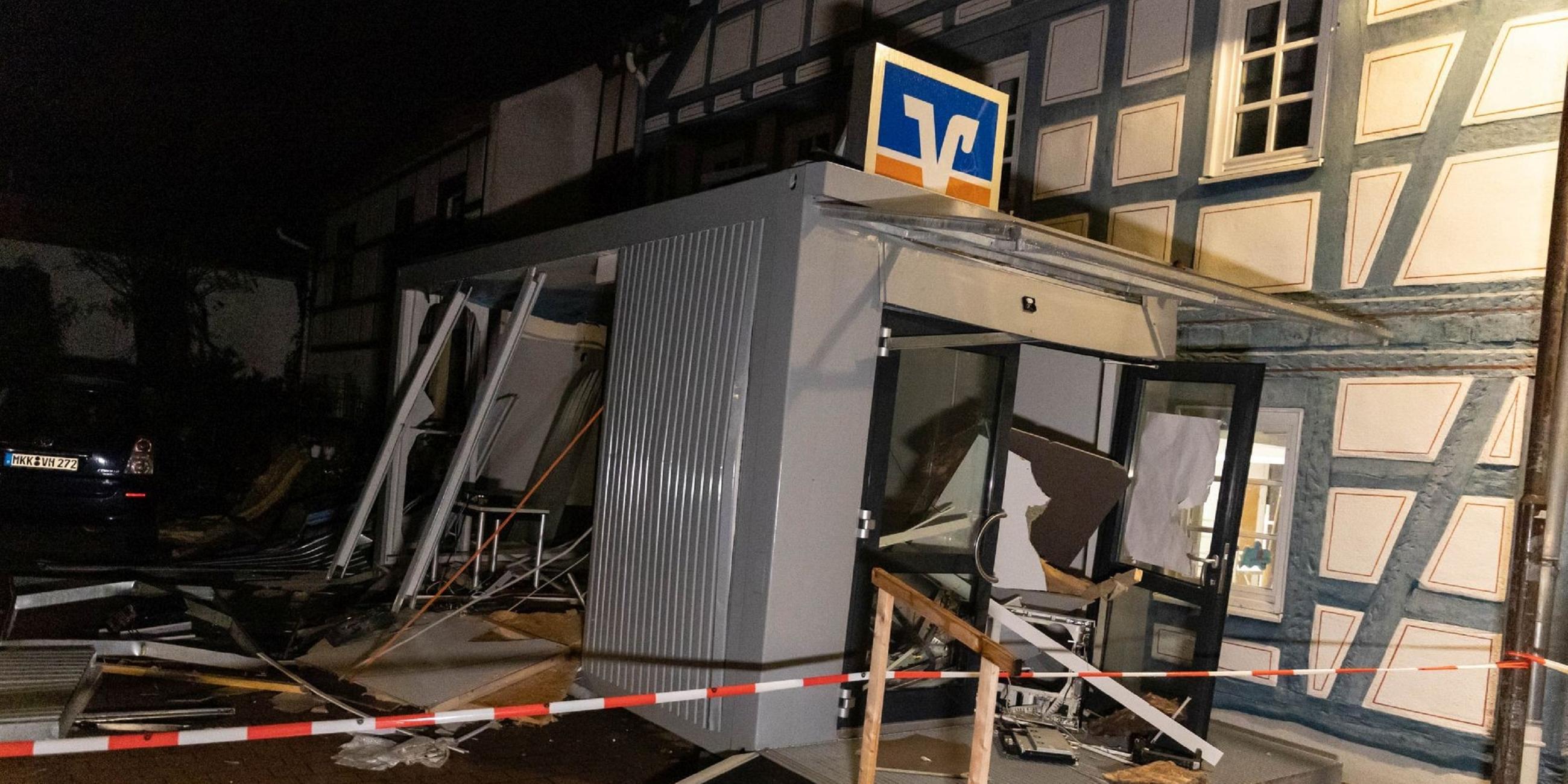 Hessen, Gründau: Im Ortsteil Rothenbergen wurde ein Geldautomat gesprengt.