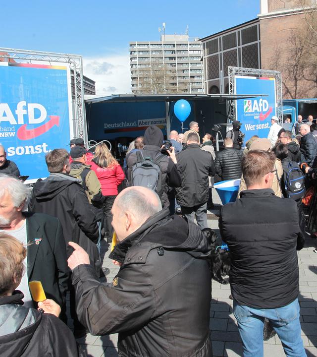 Wahlkampfveranstaltung mit der AfD Bundesfraktionschefin Alice Weidel und Gegendemo vor dem Hans-Sachs-Haus in Gelsenkirchen