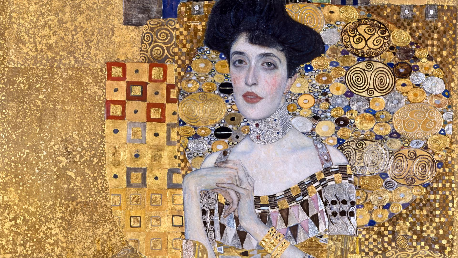Gemälde, das eine junge Frau mit dunklen hochfrisierten Haaren und in einem goldenen gemusterten Kleid vor einem goldenen Hintergrund mit Kreisen und Quadraten zeigt.