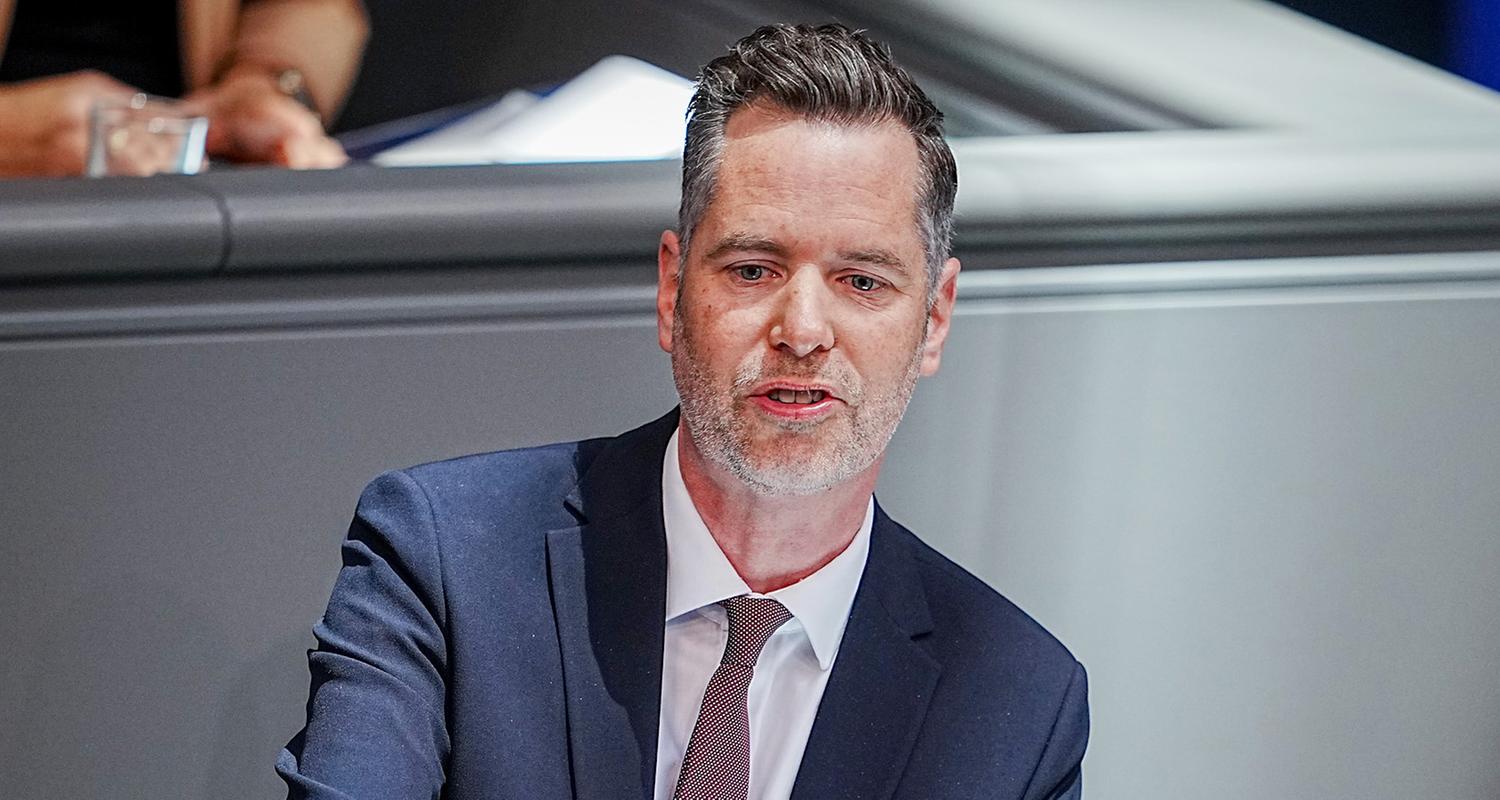 Christian Dürr bei der Generaldebatte im Bundestag in Berlin am 23.11.2022